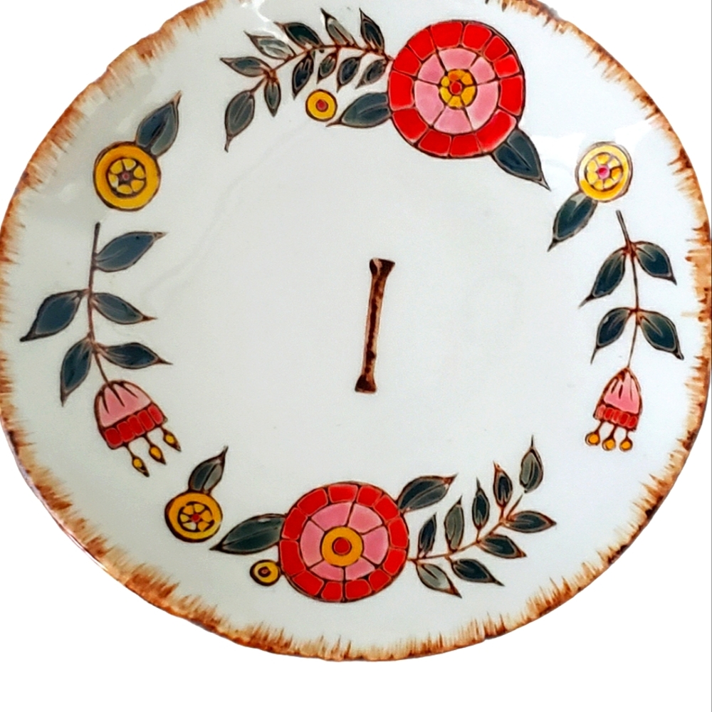 I monogram plate floral pattern